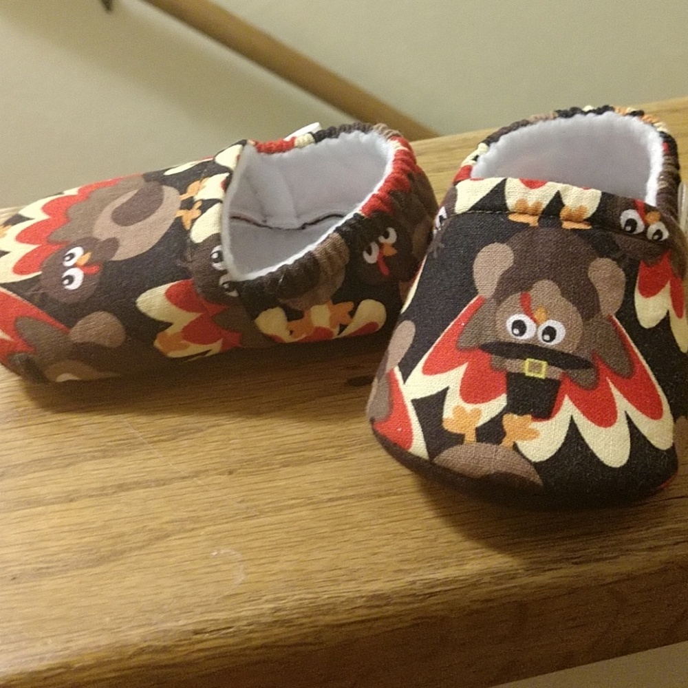 jambam booties size 2(baby)